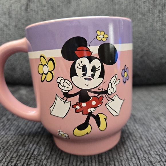 Disney Store Minnie Mouse "YOO HOO! Pink Coffee/Tea 12 oz. Mug - Picture 4 of 11